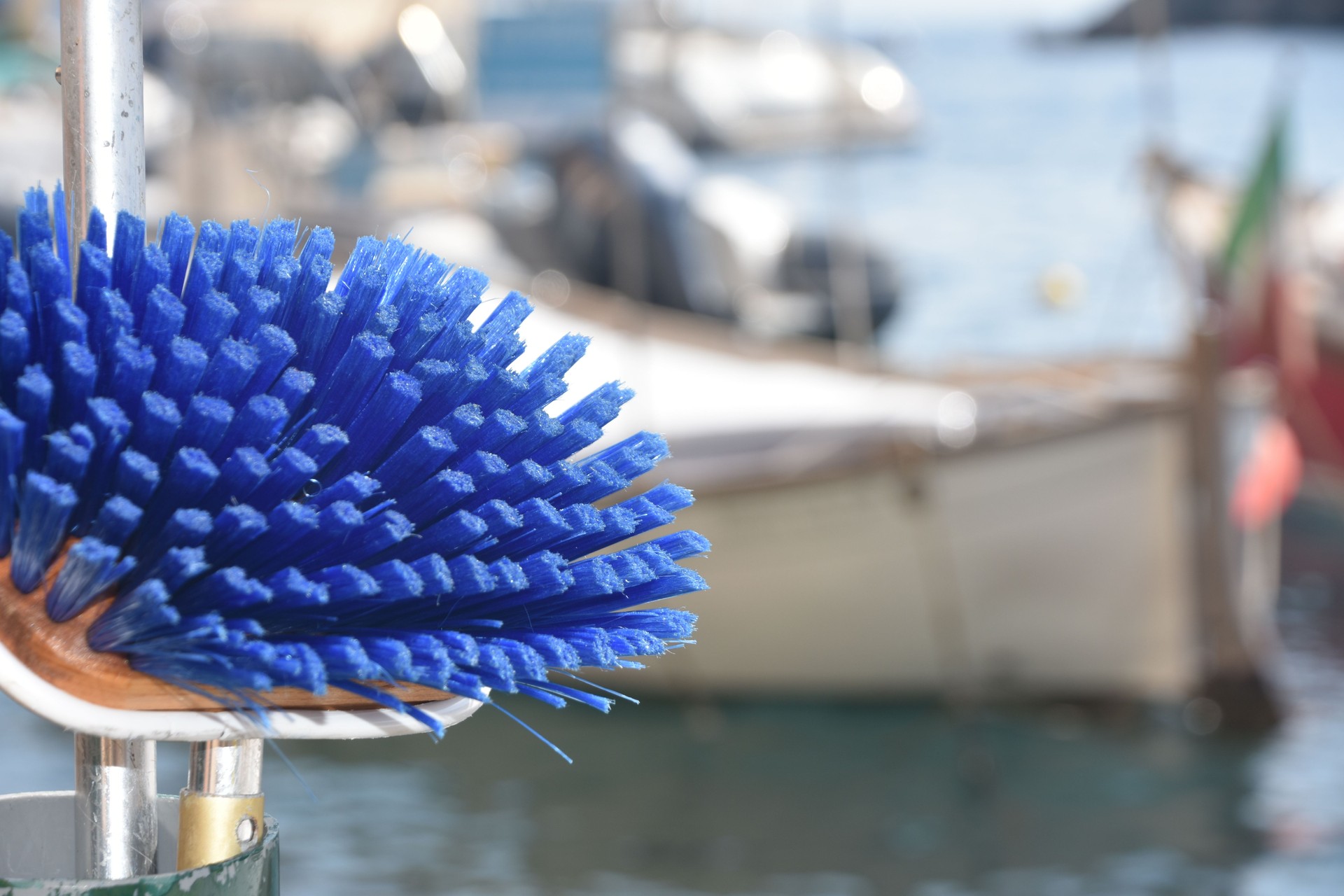 Boat cleaning brush